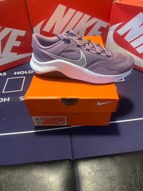 Nike Women's Purple Athletic Running Shoes with White Sole